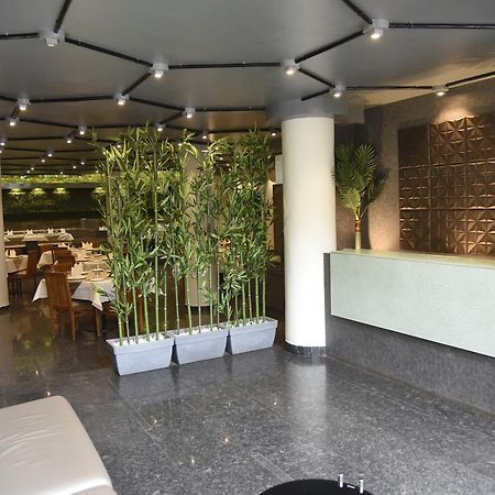 Oyo 10672 Hotel Riviera Nashik Luaran gambar