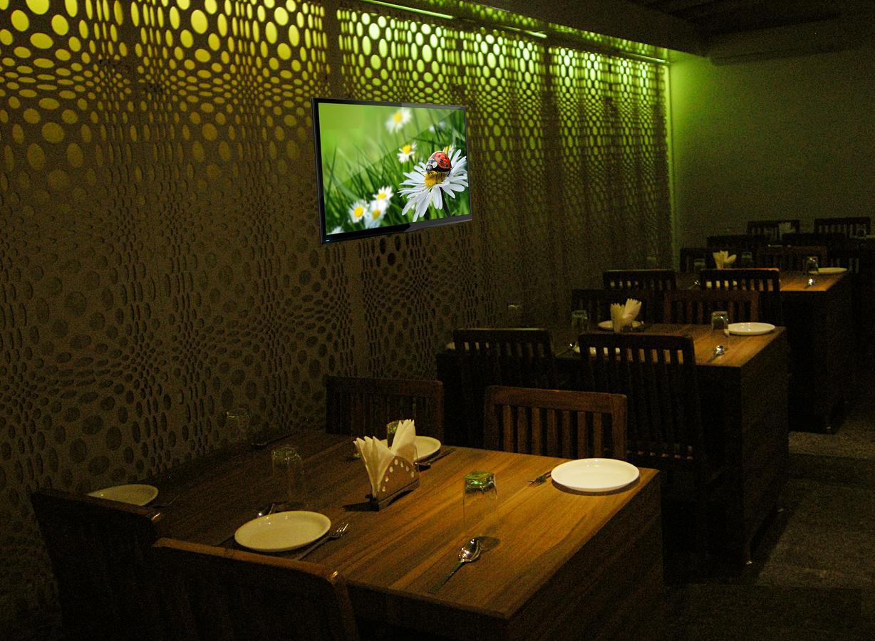 Oyo 10672 Hotel Riviera Nashik Luaran gambar