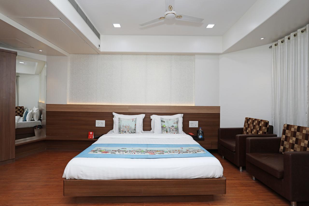 Oyo 10672 Hotel Riviera Nashik Luaran gambar