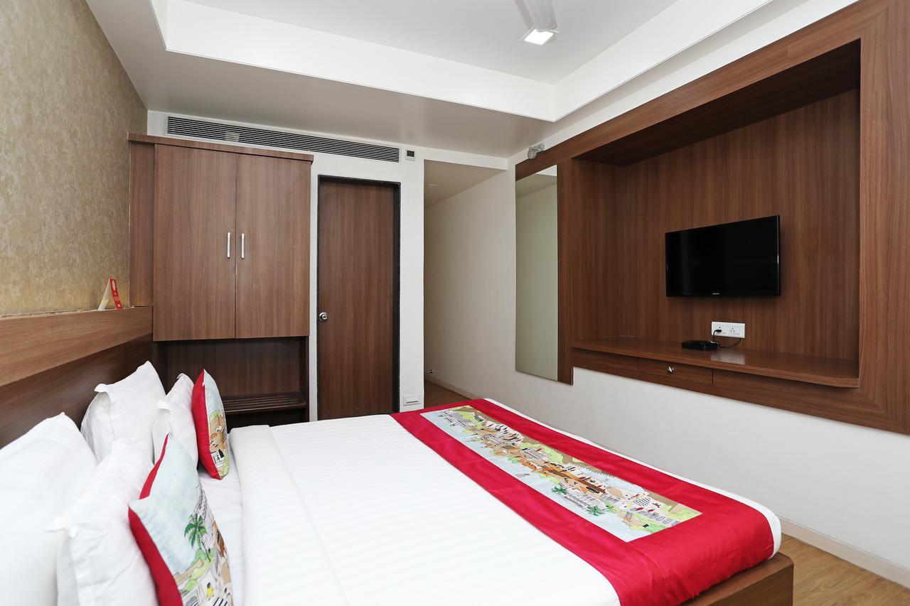 Oyo 10672 Hotel Riviera Nashik Luaran gambar