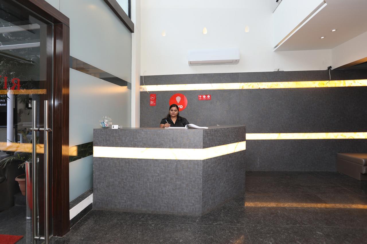 Oyo 10672 Hotel Riviera Nashik Luaran gambar
