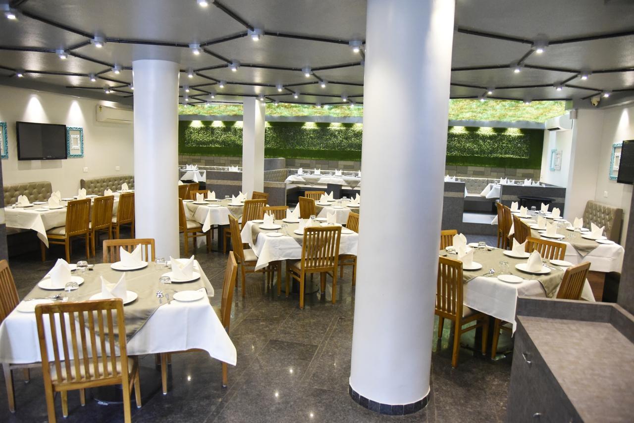 Oyo 10672 Hotel Riviera Nashik Luaran gambar