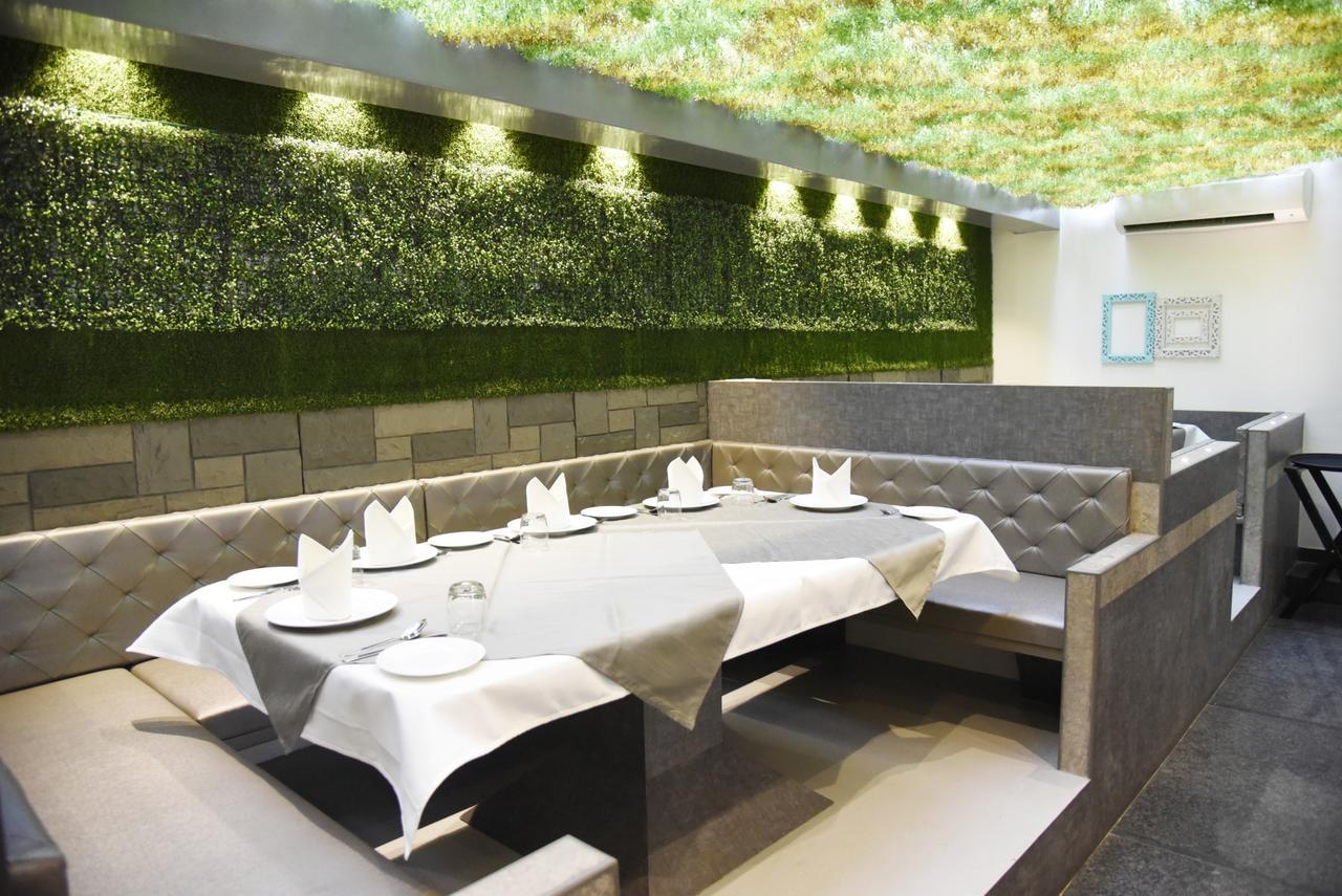 Oyo 10672 Hotel Riviera Nashik Luaran gambar