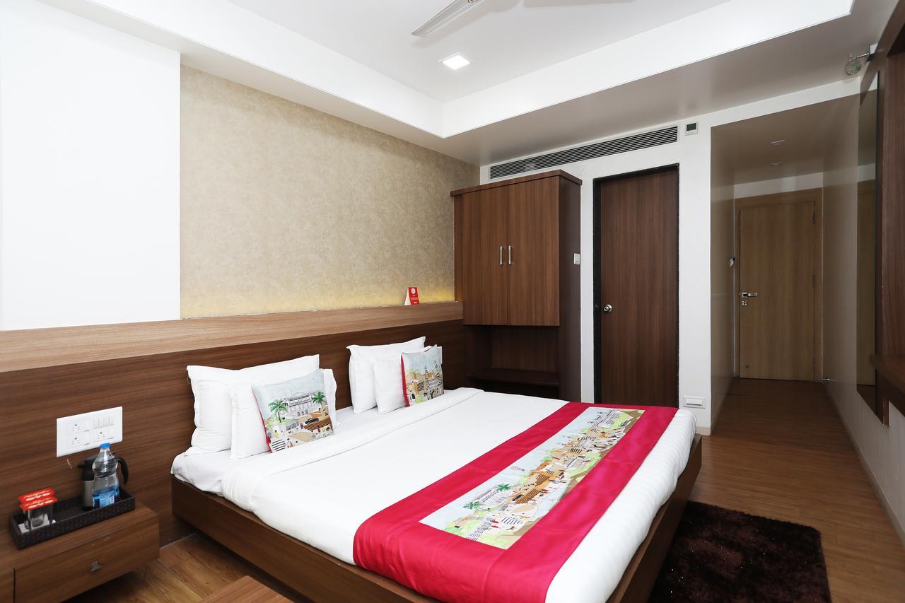 Oyo 10672 Hotel Riviera Nashik Luaran gambar